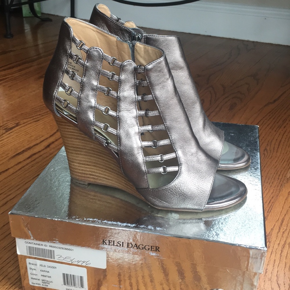Kelsi Dagger wedge Pewter Metallic